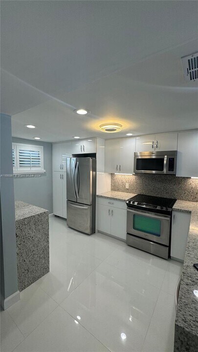 3580 S Ocean Blvd in Palm Beach, FL - Building Photo