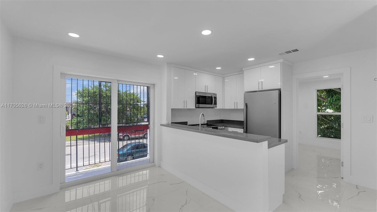 2623 NW 24th St in Miami, FL - Building Photo