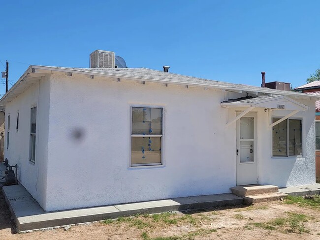 1124 W Castillo Ave in Belen, NM - Building Photo - Building Photo