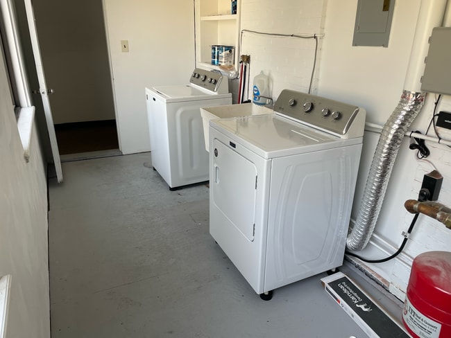 307 Freeport Rd, Unit Second Floor Apartment in Aspinwall, PA - Foto de edificio - Building Photo