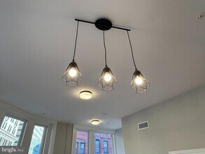 100 W Lexington St in Baltimore, MD - Building Photo - Building Photo