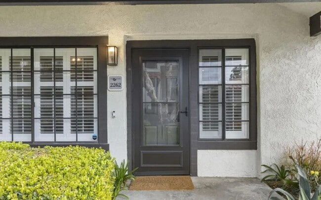 2262 Martinique Ln in Oxnard, CA - Building Photo - Building Photo