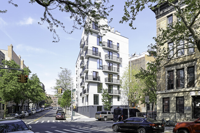 469 Convent Ave in New York, NY - Building Photo - Building Photo
