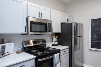 The Columns at Pilgrim Mill in Cumming, GA - Building Photo - Interior Photo