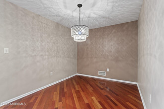 17 Heron Ct in Englishtown, NJ - Building Photo - Building Photo