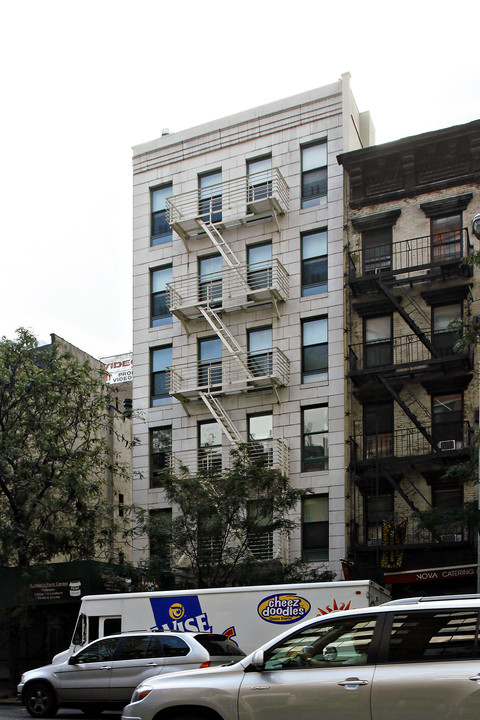 822 Tenth Ave in New York, NY - Building Photo