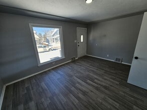 4445 E 154th St in Cleveland, OH - Building Photo - Building Photo