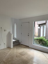 8020 Braesmain Dr, Unit 1901 in Houston, TX - Building Photo - Building Photo