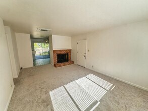 53 Elizabeth Way in San Rafael, CA - Building Photo - Building Photo