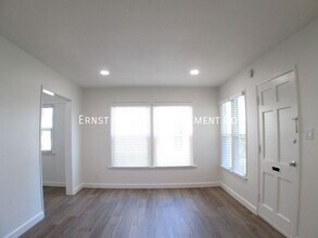 4531 N Banner Dr in Long Beach, CA - Foto de edificio - Building Photo