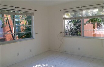 1125 Meridian Ave-Unit -4-1125 in Miami Beach, FL - Building Photo - Building Photo