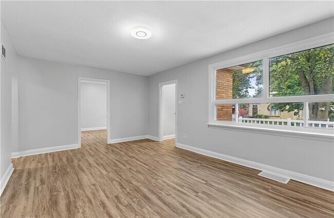 462 Charlotte St in London, ON - Building Photo - Building Photo