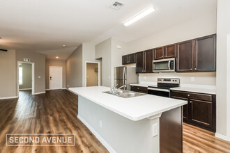 2748 NE 7th Pl in Cape Coral, FL - Building Photo - Building Photo