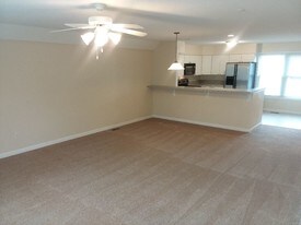 8550 Tidewater Dr in Norfolk, VA - Building Photo