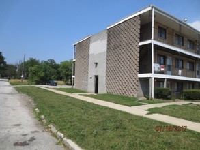 15945 Lexington Ave in Harvey, IL - Building Photo - Building Photo