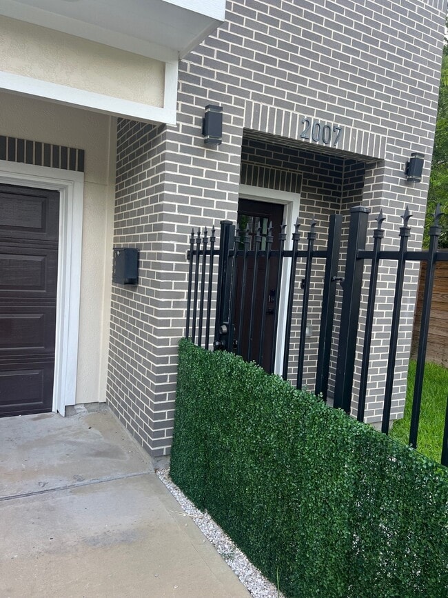 property at 2007 Briley St