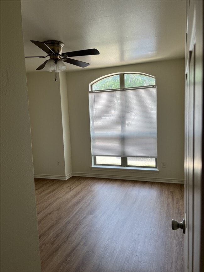 712 Sharp St in Franklin, TX - Building Photo - Building Photo