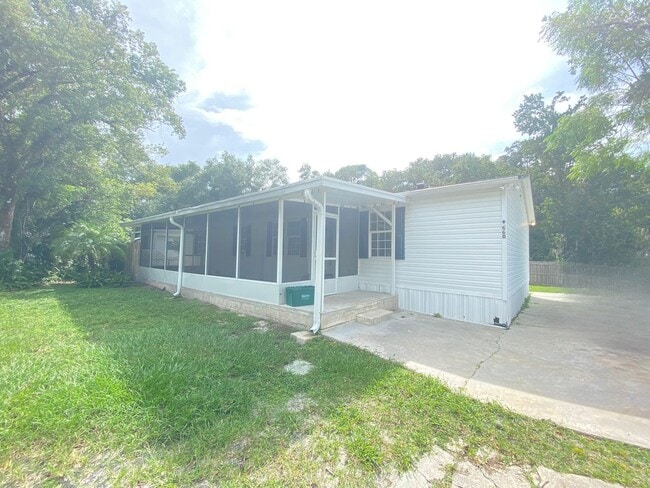 Charming 3-Bed, 2-Bath Home in the Heart o