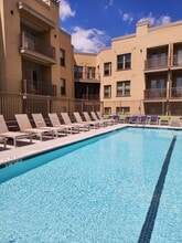 Crest At Skyland Town Center in Washington, DC - Foto de edificio - Building Photo