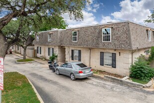 170 De Chantle Road in San Antonio, TX - Building Photo