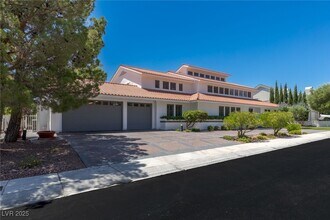41 Cascade Creek Ln in Las Vegas, NV - Building Photo - Building Photo