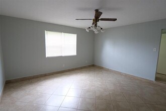 6627 D S Bailey Ln in Houston, TX - Building Photo - Building Photo