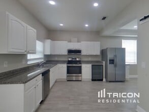 8808 Bayaud Dr in Tampa, FL - Building Photo - Building Photo