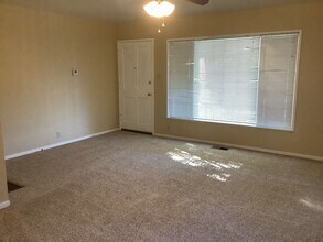 130 Florence Ave in Sebastopol, CA - Building Photo - Building Photo