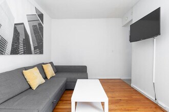 1794 1st Ave in New York, NY - Building Photo - Building Photo