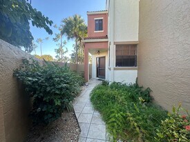 7170 Golden Eagle Ct in Ft. Myers, FL - Building Photo
