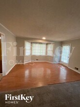 1393 Panola Rd in Ellenwood, GA - Foto de edificio - Building Photo