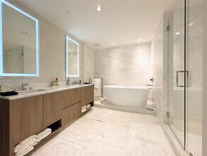 2101 S Surf Rd in Hollywood, FL - Building Photo - Building Photo