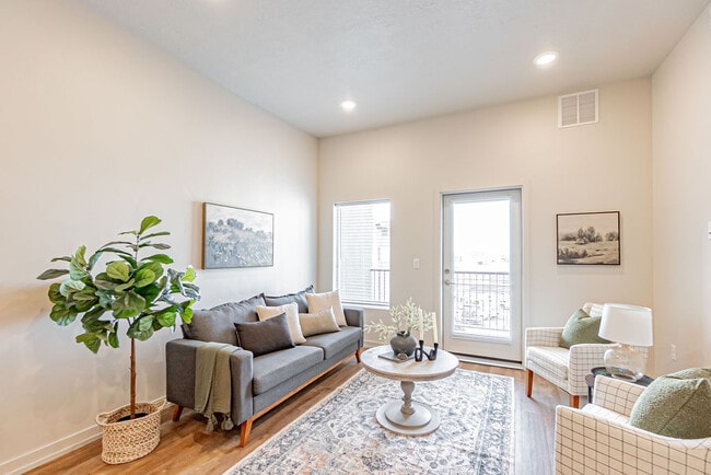 Riverwalk Apartments in Idaho Falls, ID - Foto de edificio - Building Photo