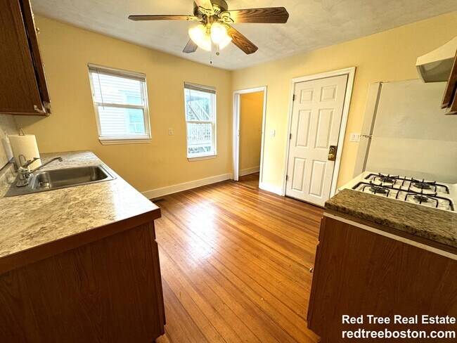 4057 Washington St, Unit 2 in Boston, MA - Building Photo - Building Photo