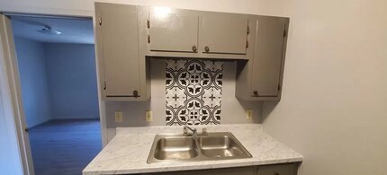 Suzanne Apartments in Pine Bluff, AR - Building Photo - Building Photo