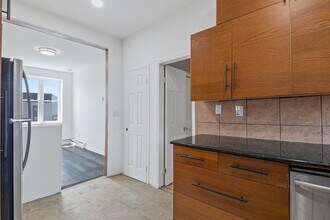 310 Paterson Plank Rd, Unit 3B in Union City, NJ - Building Photo - Building Photo