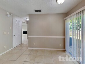 12739 Serenade Cir N in Jacksonville, FL - Foto de edificio - Building Photo