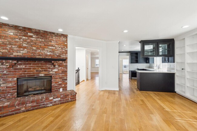 property at 760 W Hamilton Ave