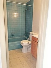 Hampton Estates Townhomes in Liverpool, NY - Building Photo - Building Photo