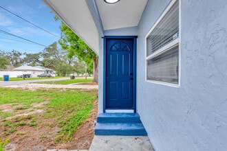 1515 Sadlon Ave in Belleair, FL - Foto de edificio - Building Photo