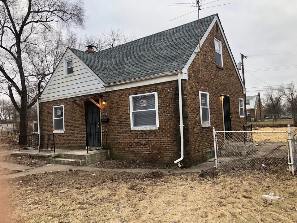 2551 W 12th Ave in Gary, IN - Building Photo