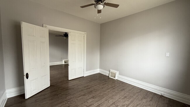 91 Becher St in London, ON - Building Photo - Building Photo