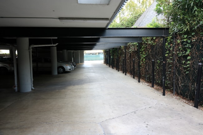 23 N Ellsworth Ave in San Mateo, CA - Foto de edificio - Building Photo