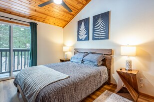 2 Spruce Trail, Unit 2 in Wisconsin Dells, WI - Building Photo