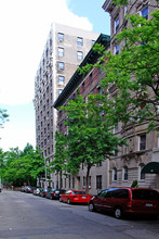 325 W 93rd St in New York, NY - Building Photo - Building Photo