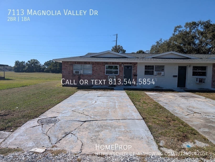 7113 Magnolia Valley Dr in New Port Richey, FL - Building Photo