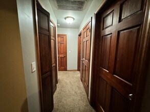 22174 Vine St in Oldenburg, IN - Foto de edificio - Building Photo