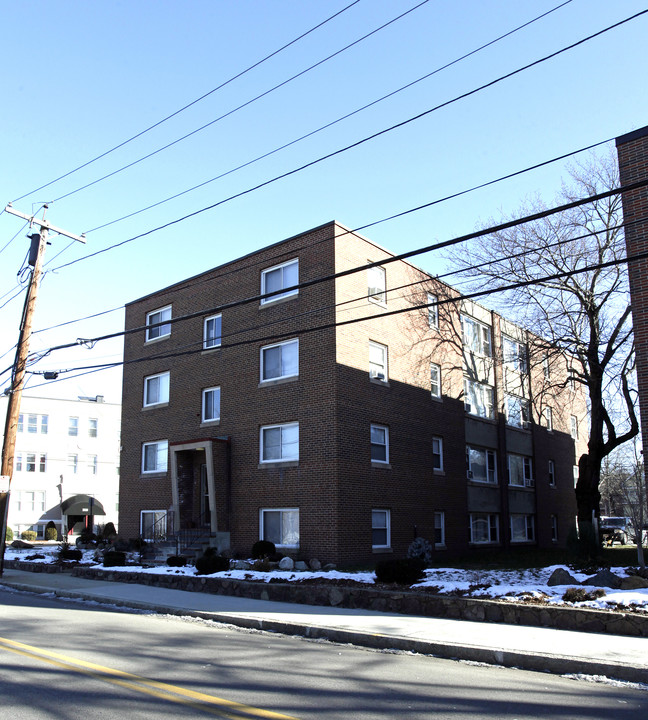 457-485 Pleasant St in Melrose, MA - Building Photo