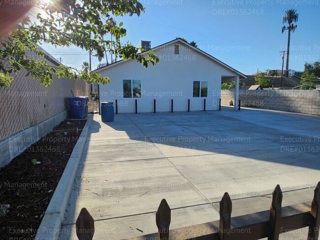 2319 Gurley St in Bakersfield, CA - Building Photo - Building Photo