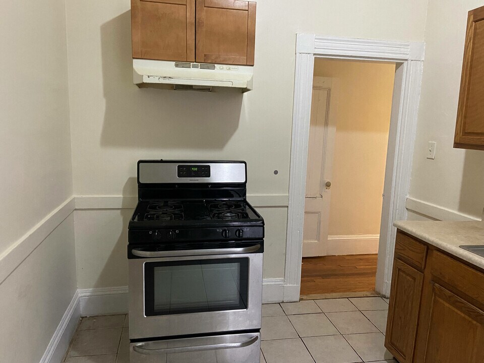 94 Winthrop St, Unit 1 in Boston, MA - Building Photo
